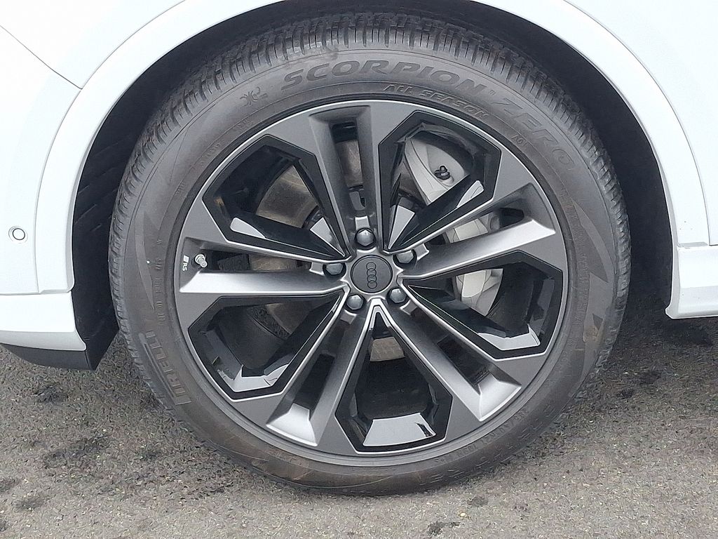 2026 Audi Q7 Premium Plus - Photo 5
