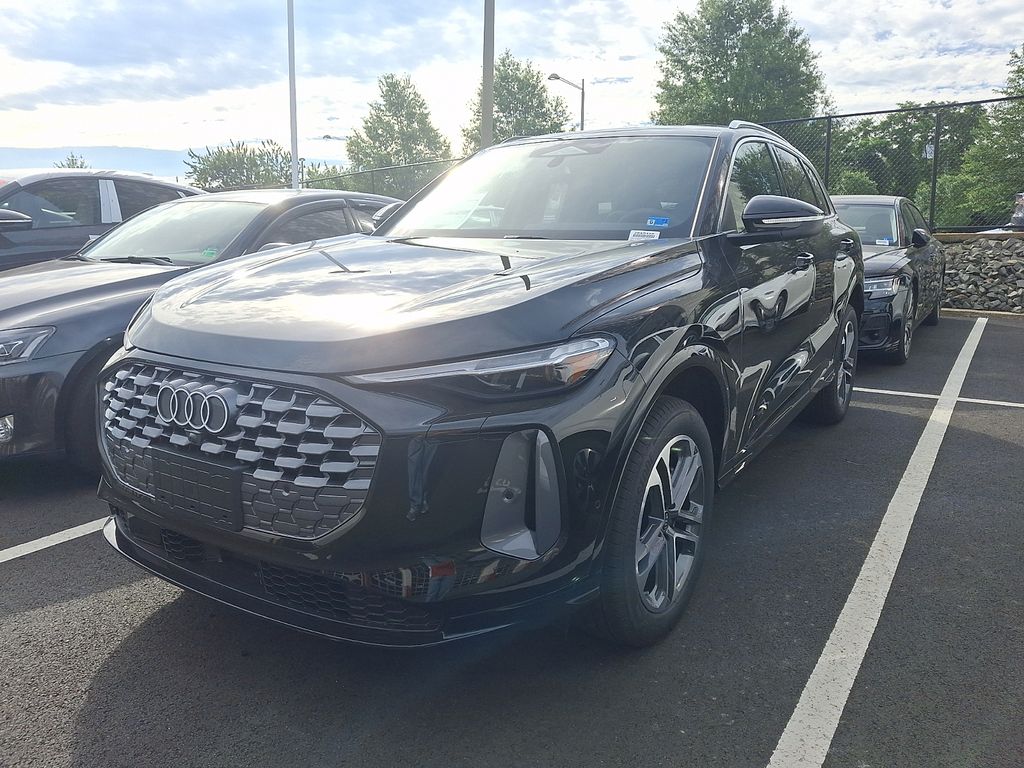 2026 Audi Q5 Premium Plus quattro's photo