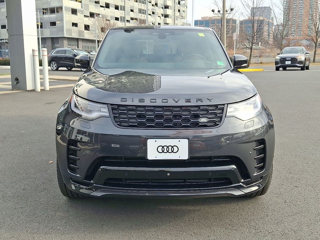 Used 2024 Land Rover Discovery Dynamic SE SUV