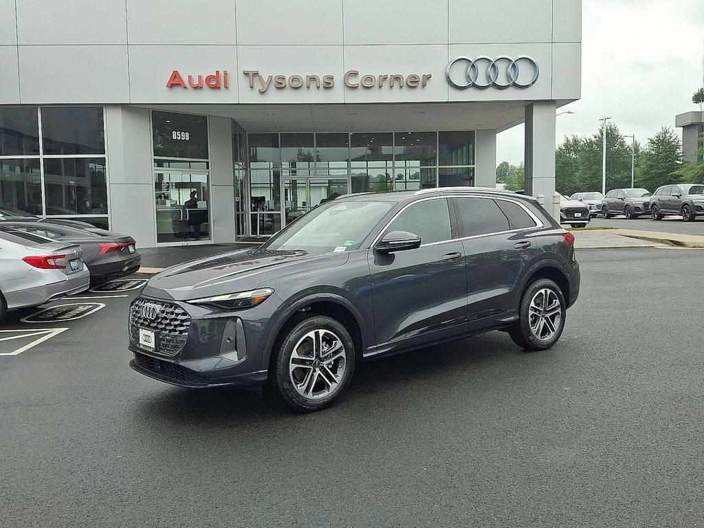 2025 Audi New Q5 Premium's photo