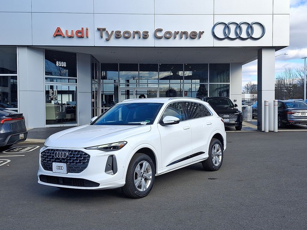 2025 Audi New Q5 Premium's photo