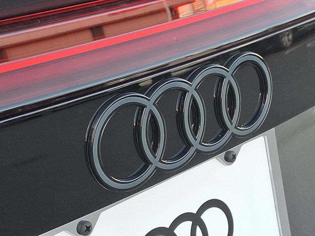 2026 Audi Q8 Premium Plus - Photo 24