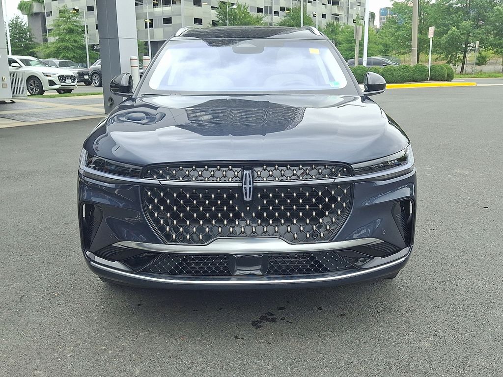 2024 Lincoln Nautilus Black Label photo 2