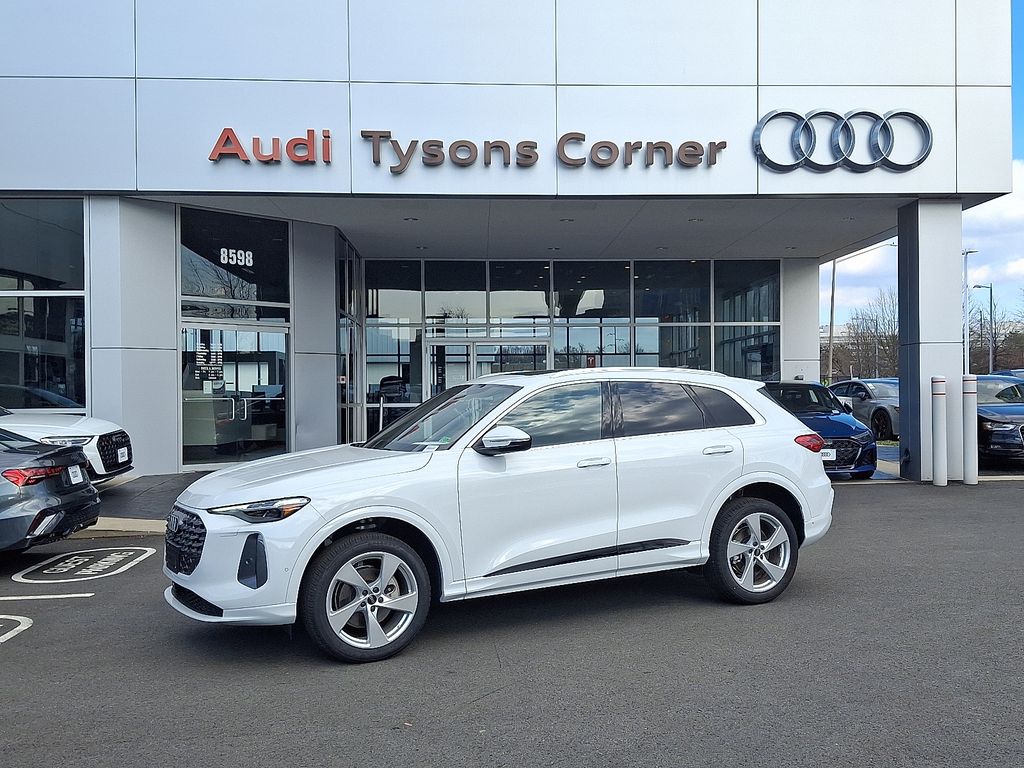 2025 Audi New Q5 Premium Plus's photo