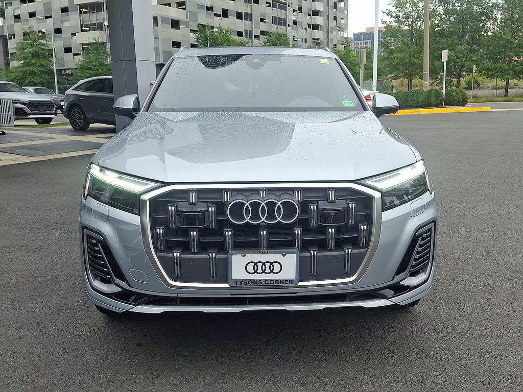2025 Audi Q7 55 Premium photo 2