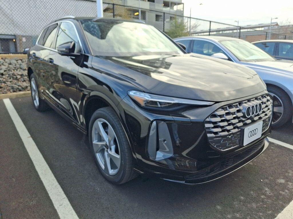 New 2025 Audi Q5 2.0T Premium SUV