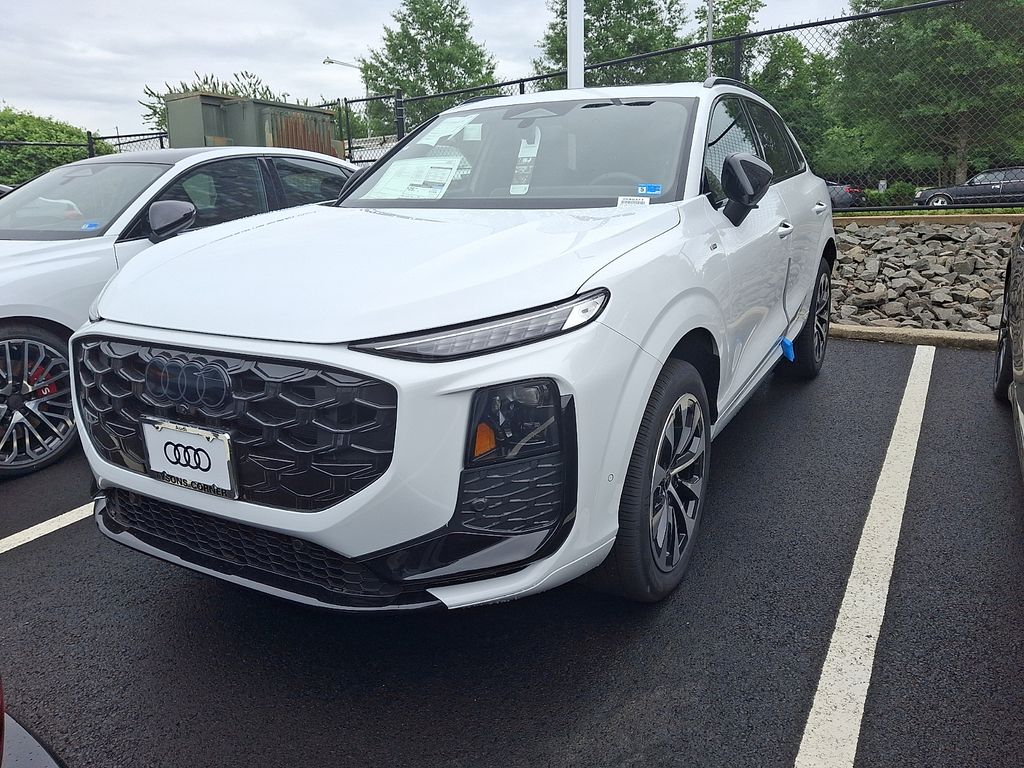 2026 Audi Q3 S line quattro's photo