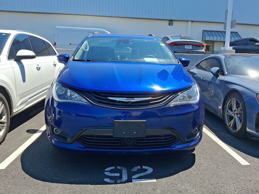 Used 2018 Chrysler Pacifica Hybrid Limited Minivan/Van
