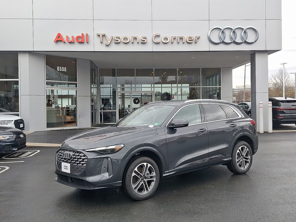 2025 Audi New Q5 Premium's photo