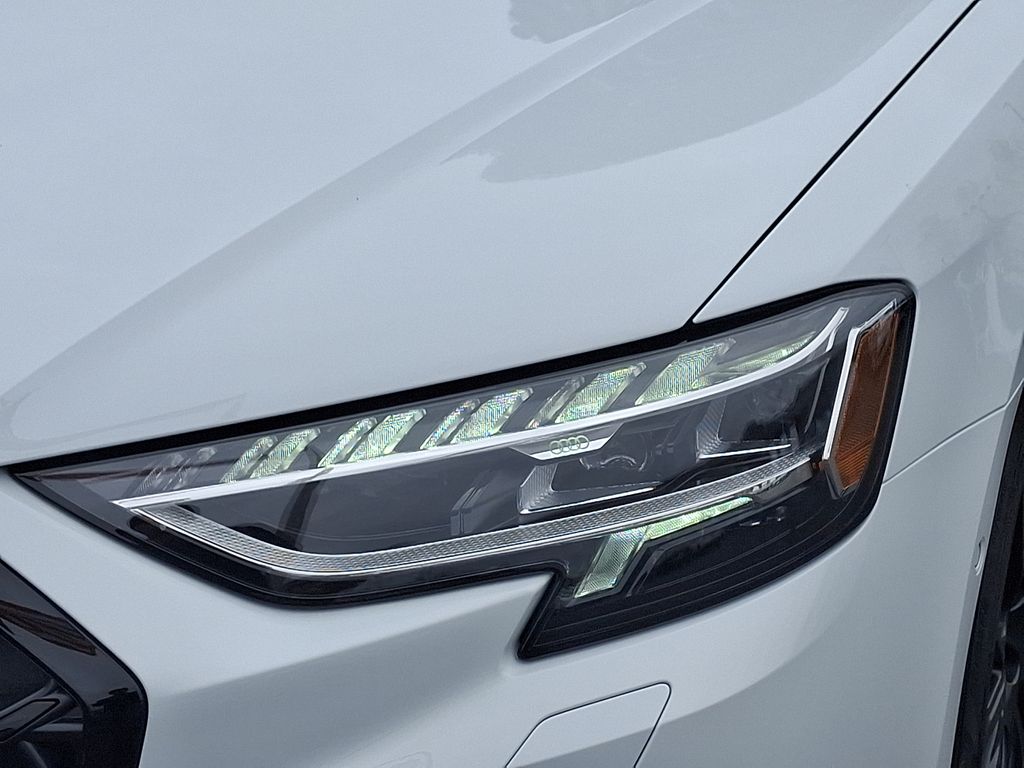 2025 Audi S8 Base - Photo 6