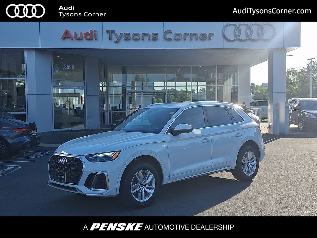 2023 Audi Q5 45 Premium's photo