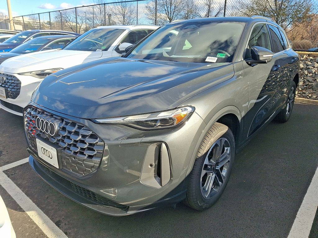 2025 Audi New Q5 Premium's photo