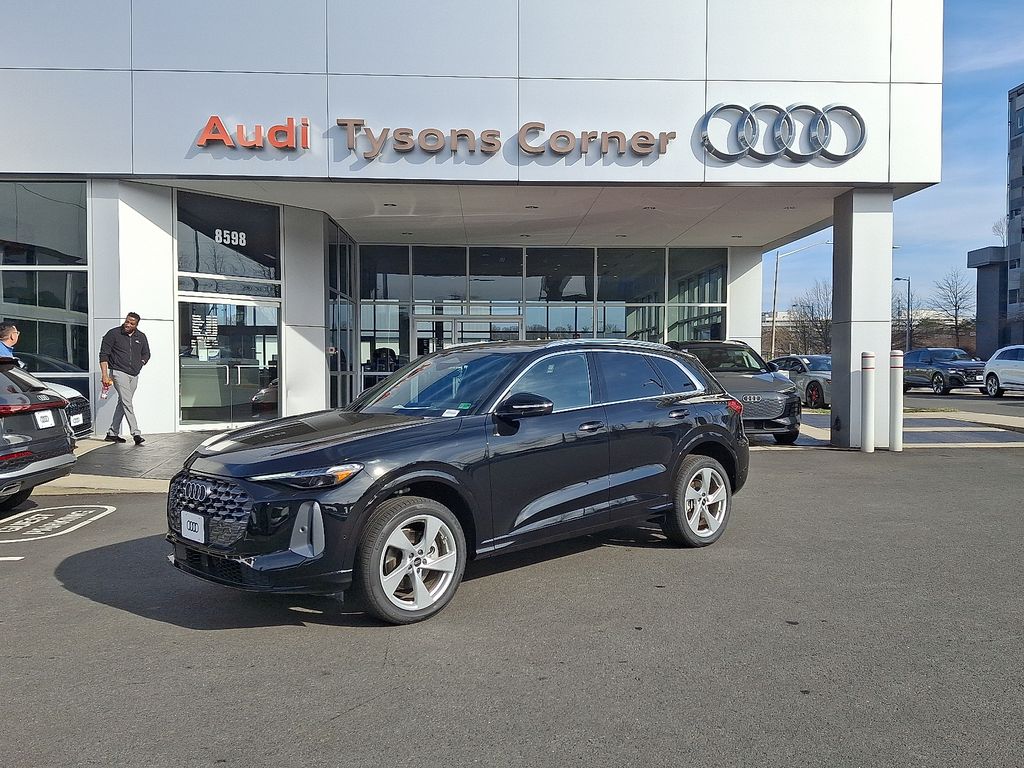 2025 Audi New Q5 Premium Plus's photo