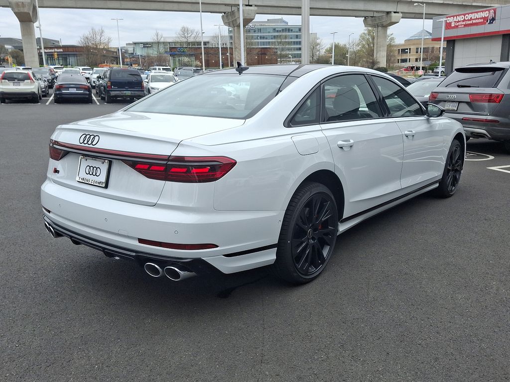 2025 Audi S8 Base - Photo 3