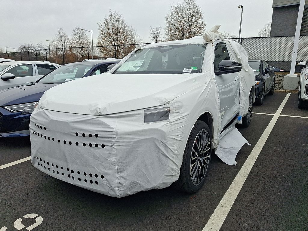 2025 Audi New SQ5 Premium Plus's photo