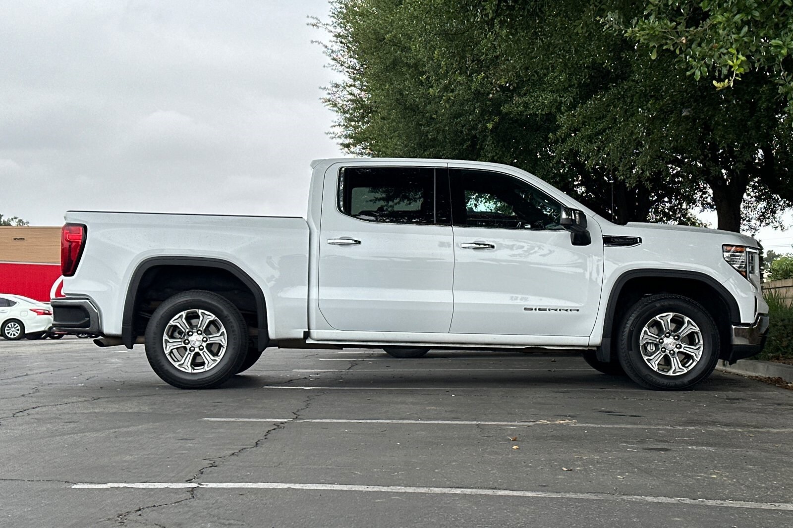 2024 Gmc Sierra 1500 SLT photo 2