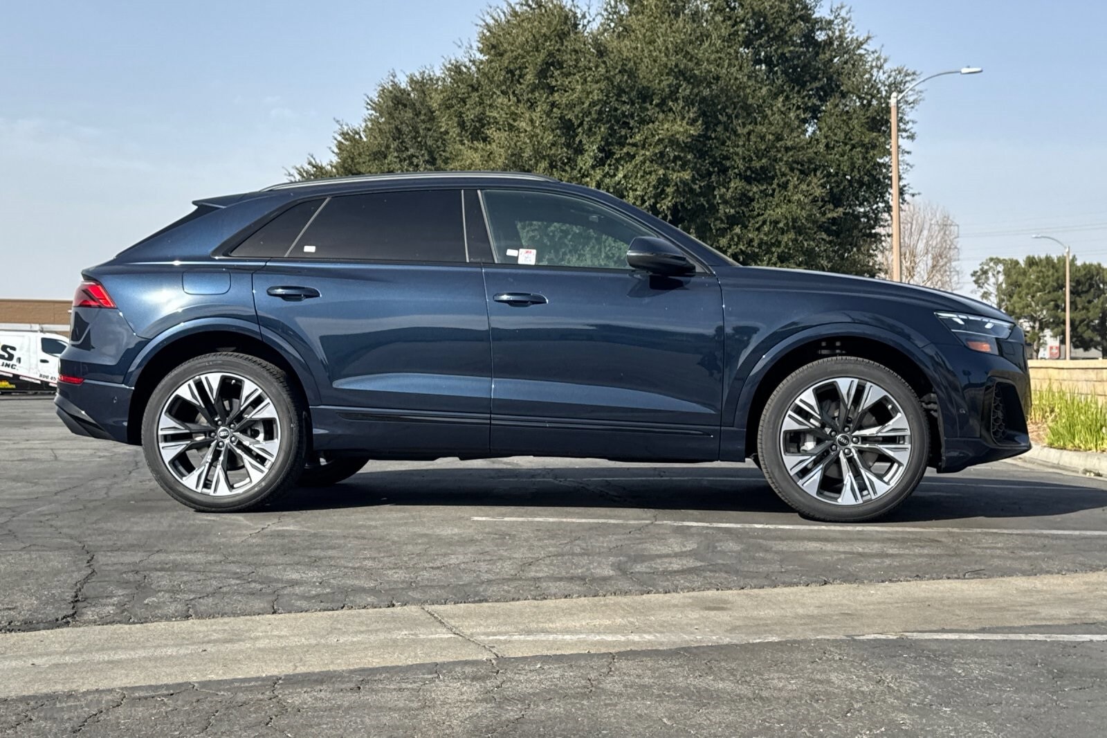 2025 Audi Q8 55 Premium Plus photo 3