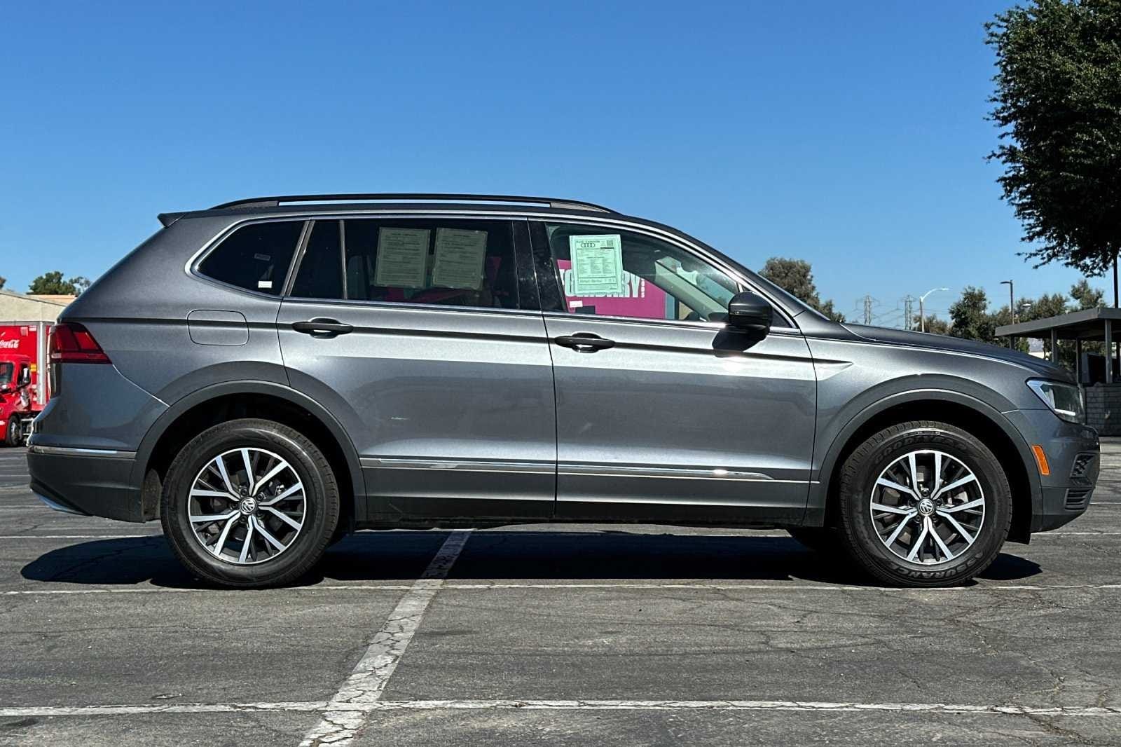 Used 2020 Volkswagen Tiguan SE with VIN 3VV2B7AX9LM044900 for sale in Valencia, CA