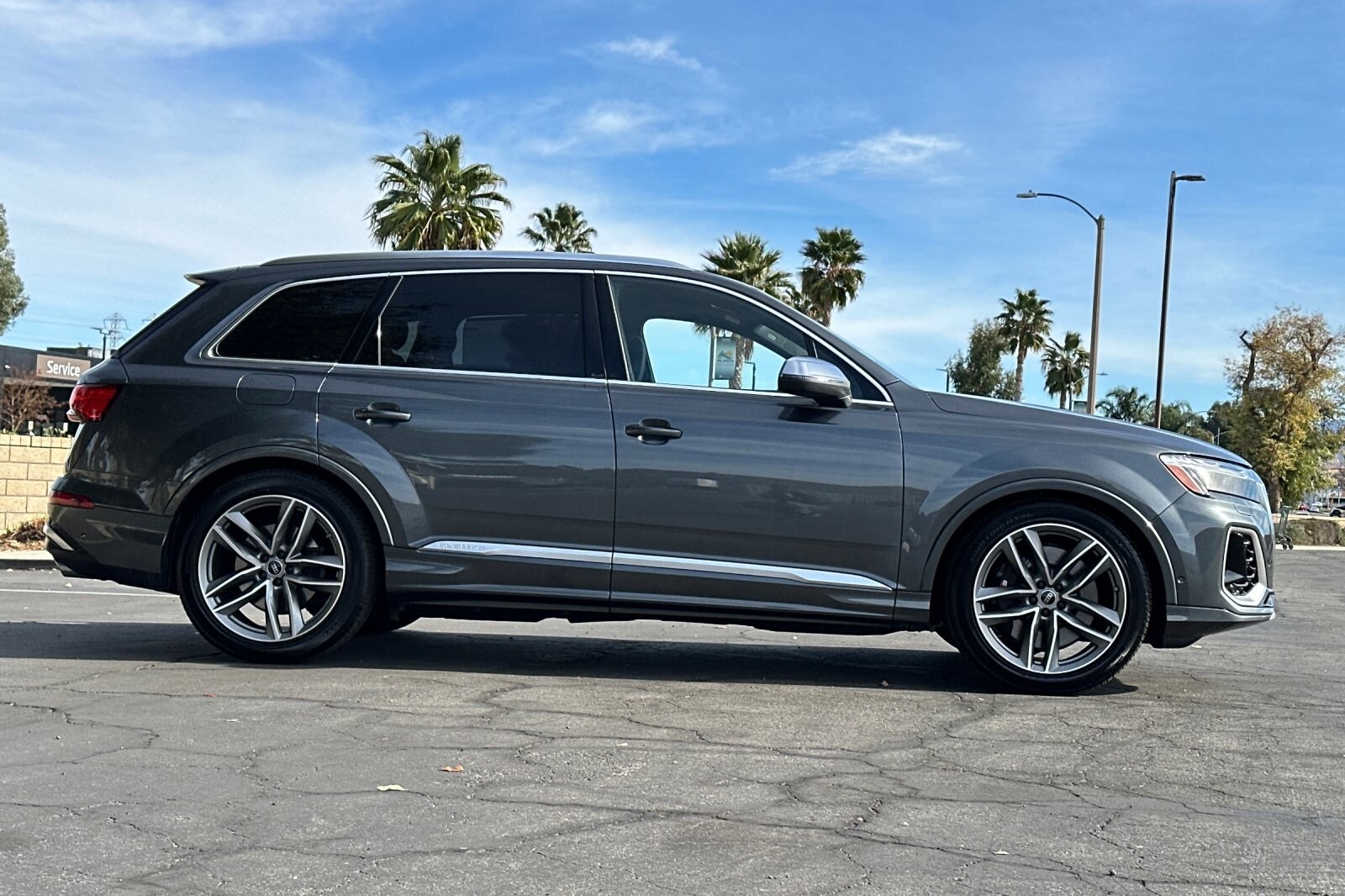 2025 Audi SQ7 Premium Plus photo 3