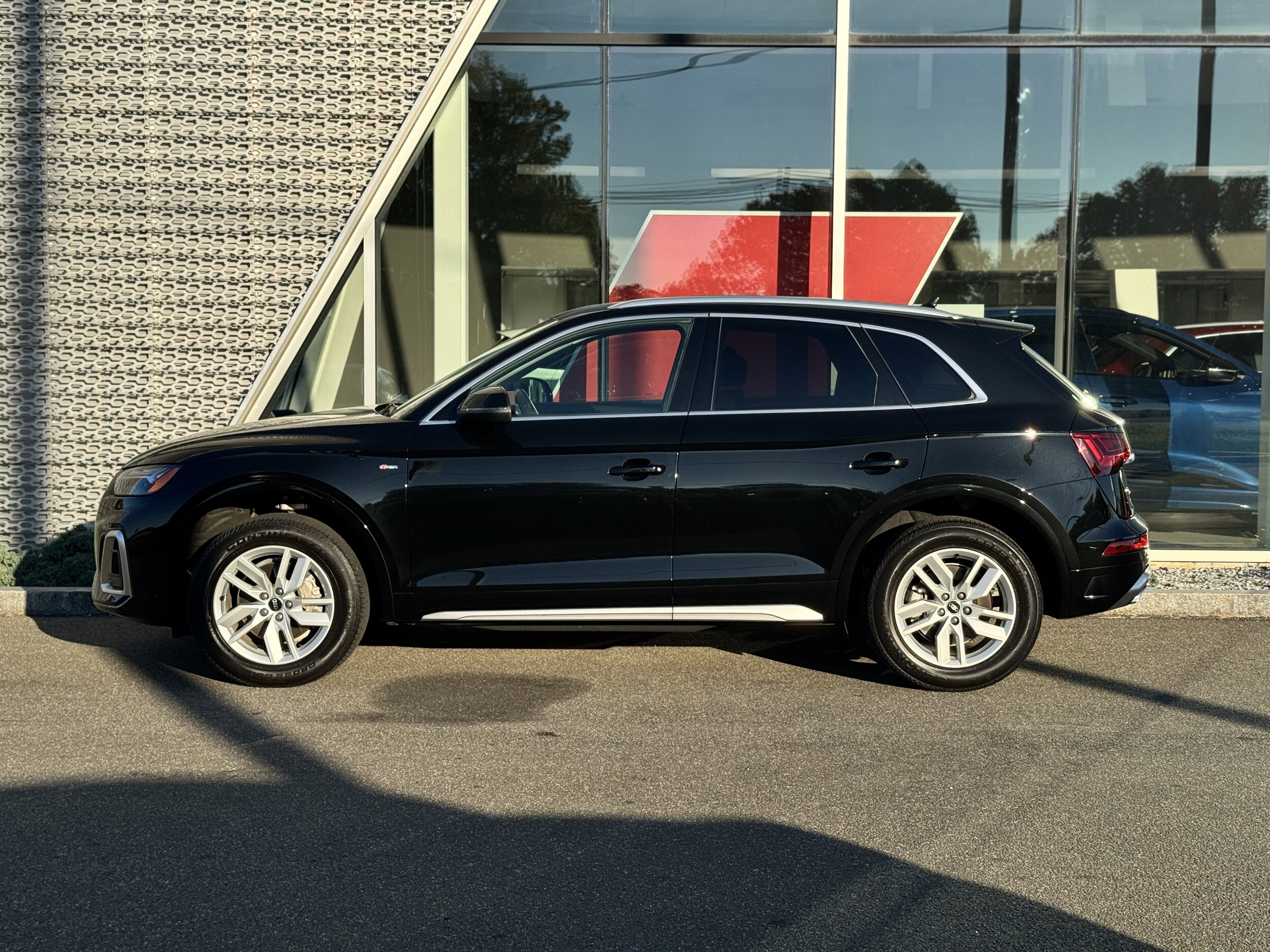 2023 Audi Q5 S line Premium 45 TFSI photo 2