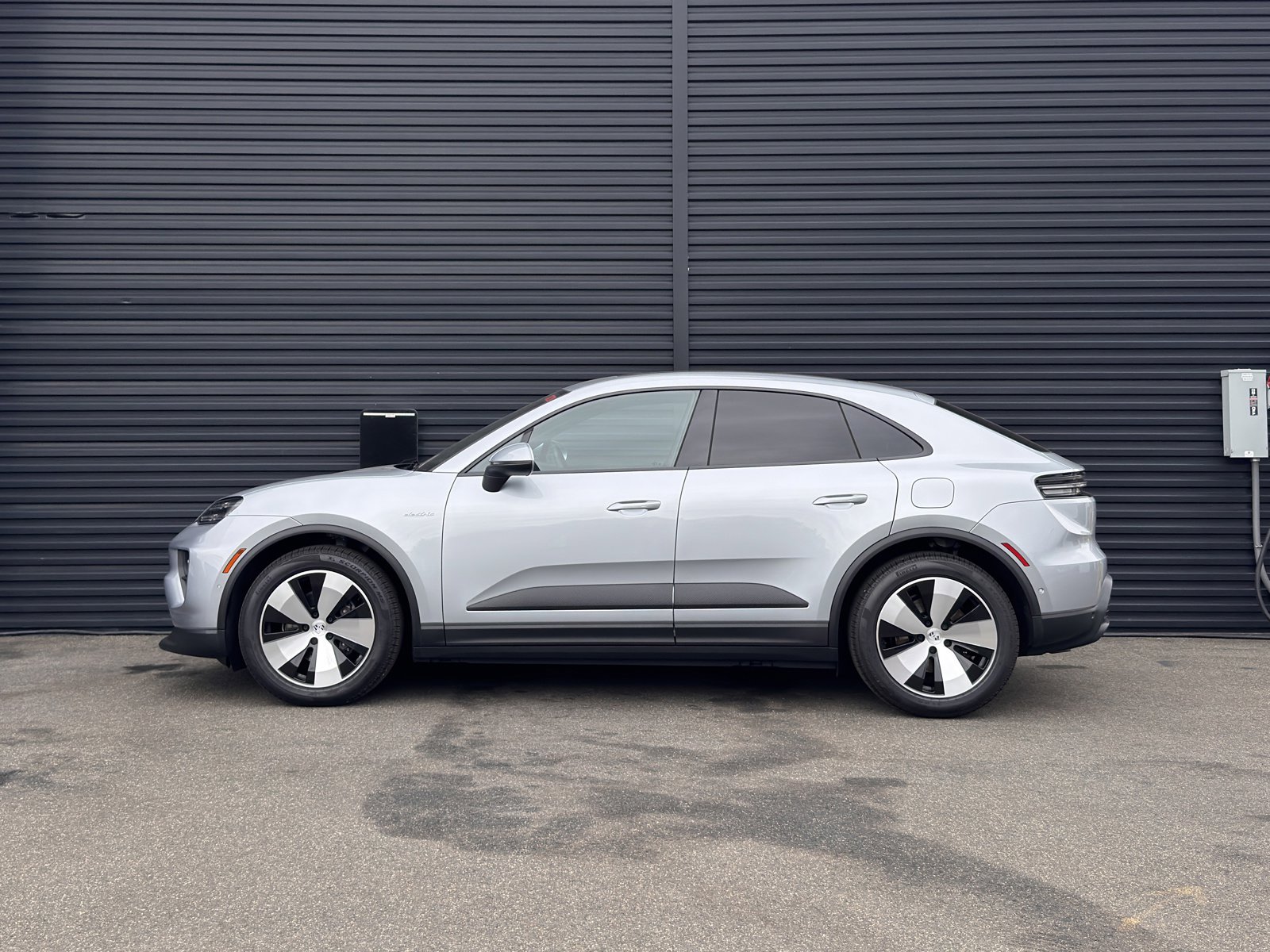 Used 2024 Porsche Macan Base with VIN WP1AA2XA5RL001339 for sale in Wallingford, CT