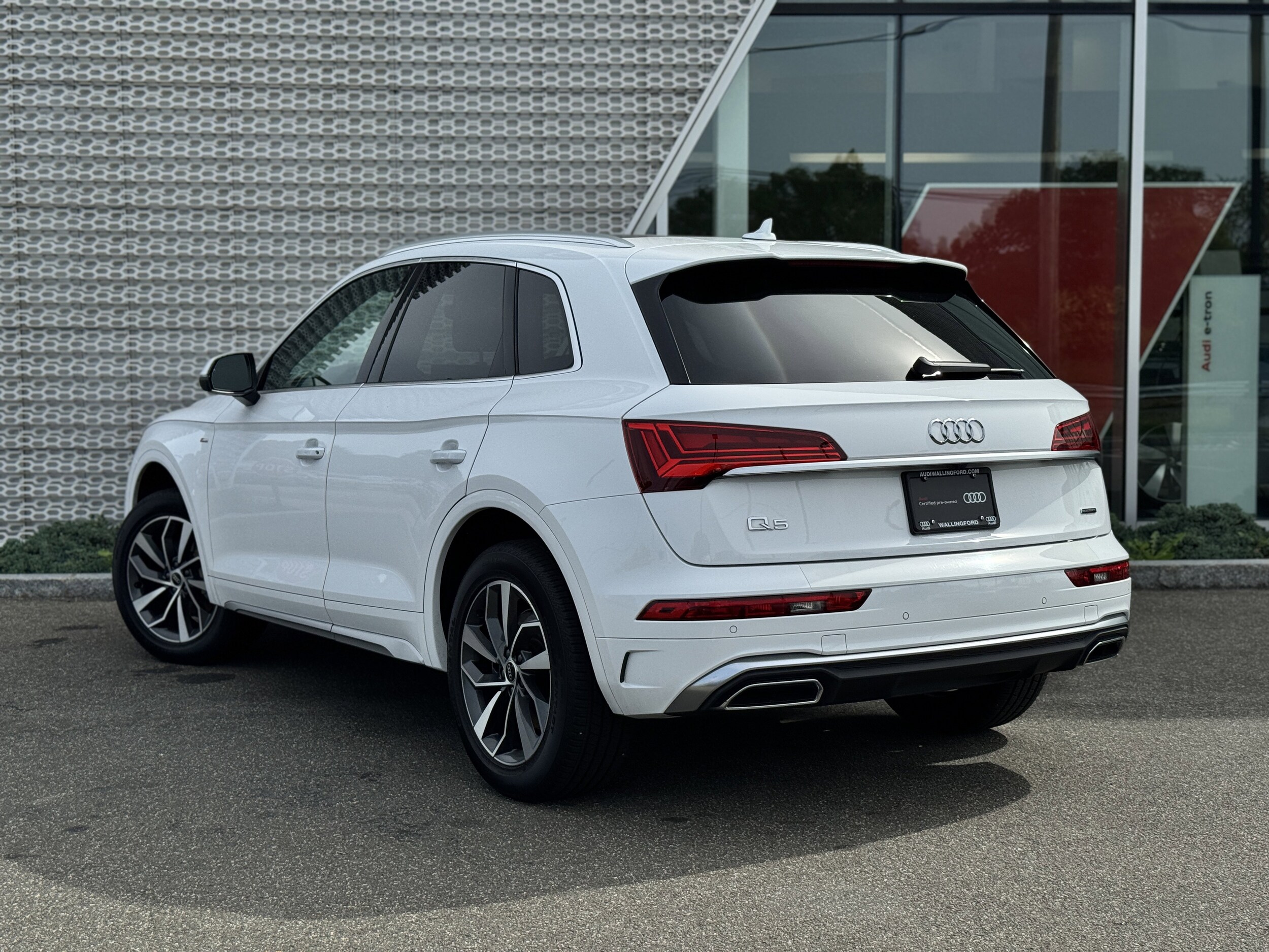 2022 Audi Q5 S line Premium Plus 45 TFSI photo 3