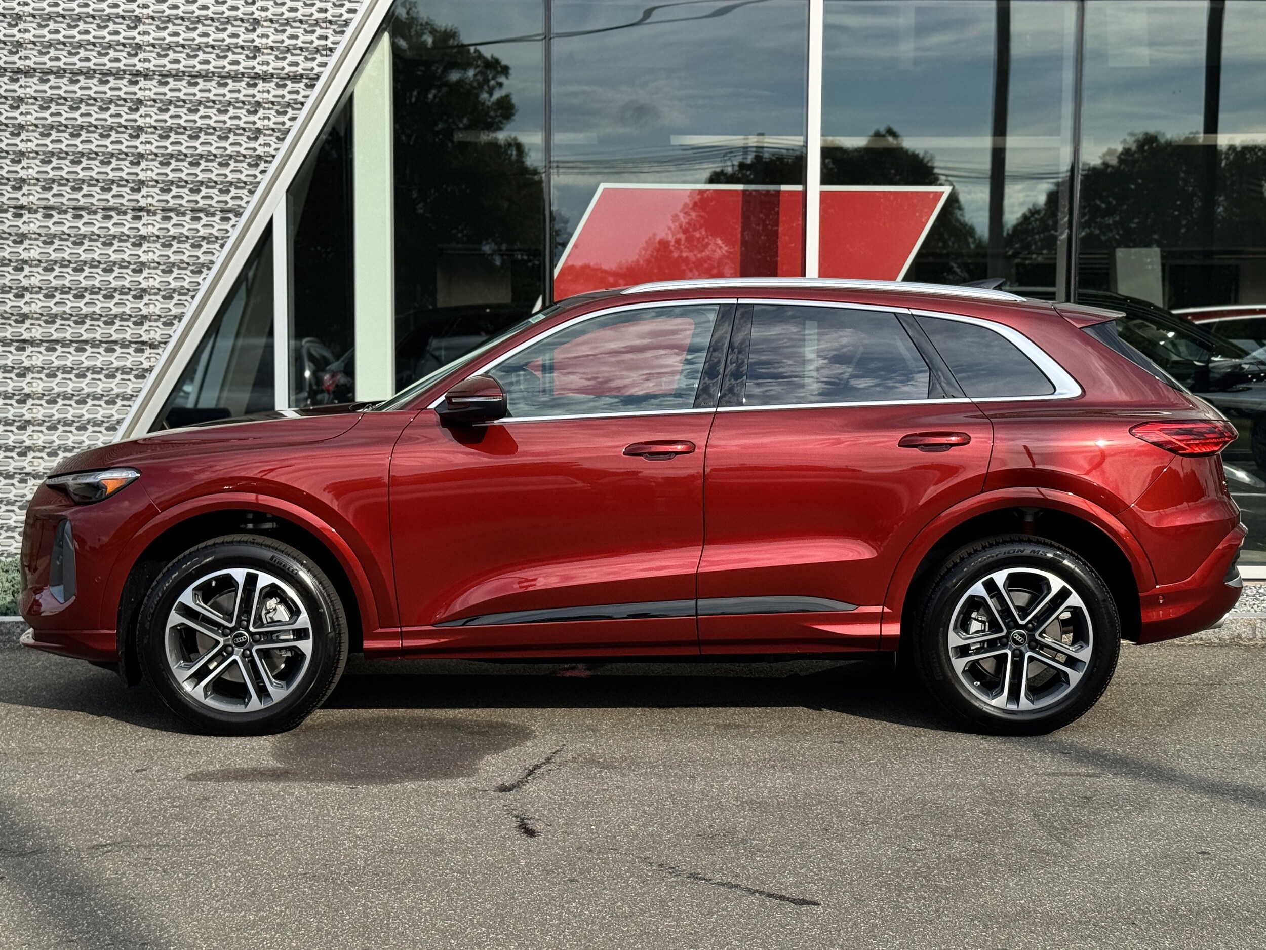 2025 Audi Q5 Premium Plus photo 2