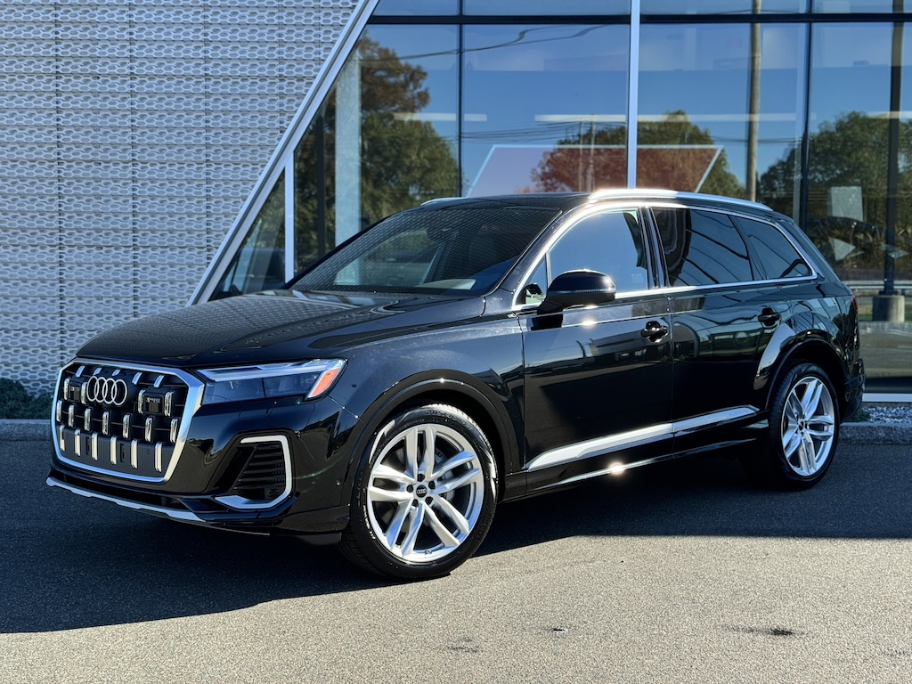 New 2025 Audi Q7 Premium Plus SUV