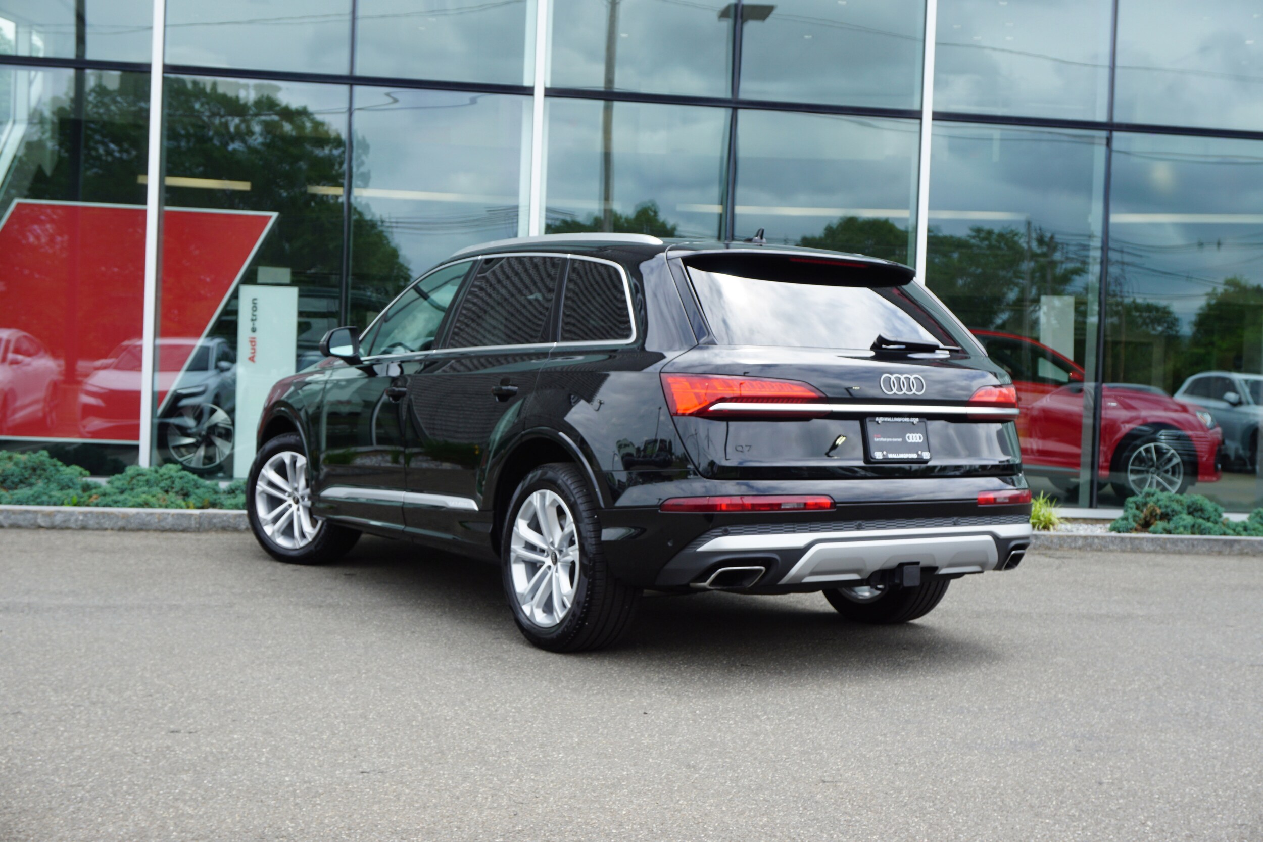 2025 Audi Q7 Premium Plus photo 3