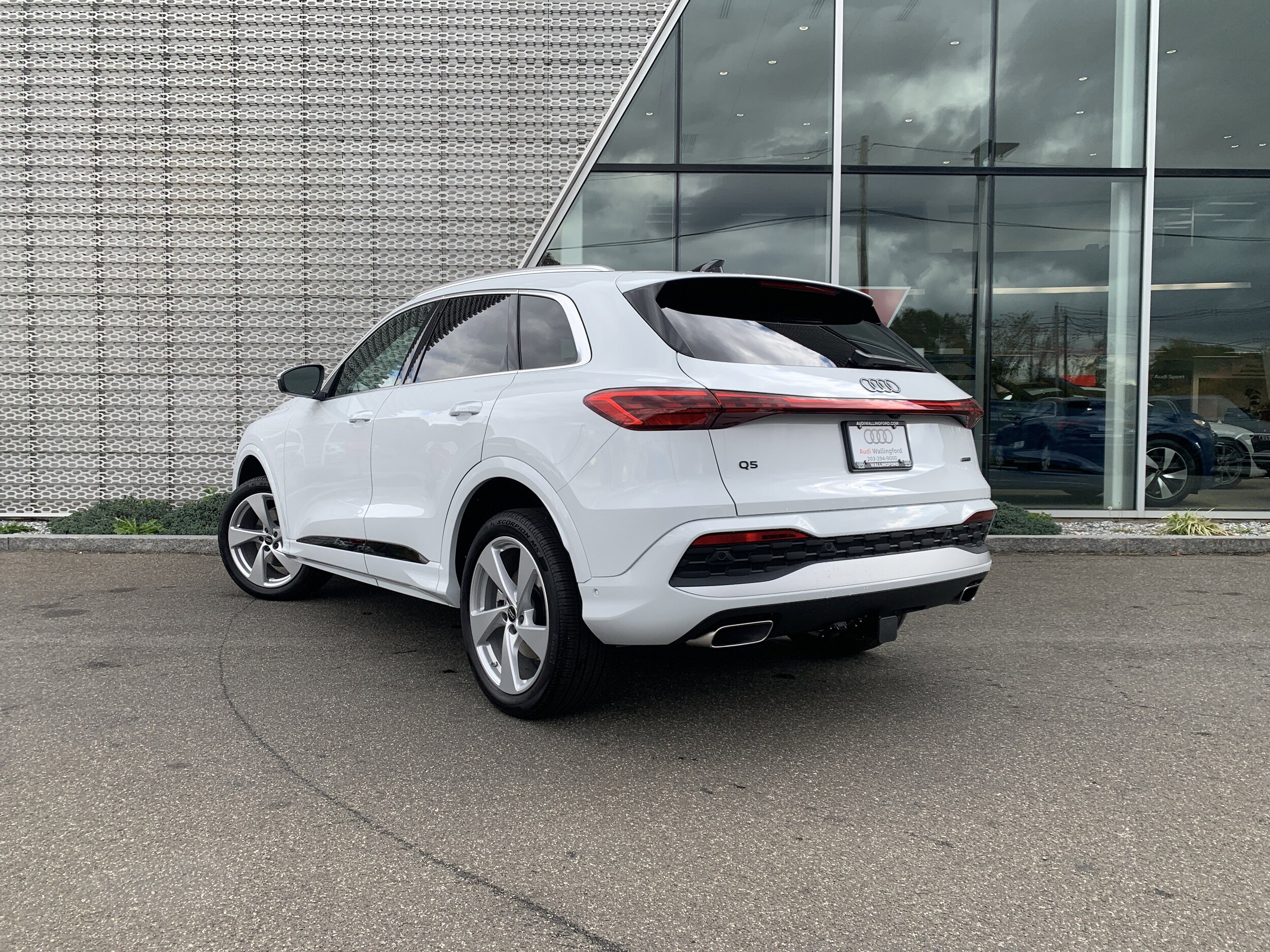 2025 Audi Q5 2.0T Premium Plus photo 2