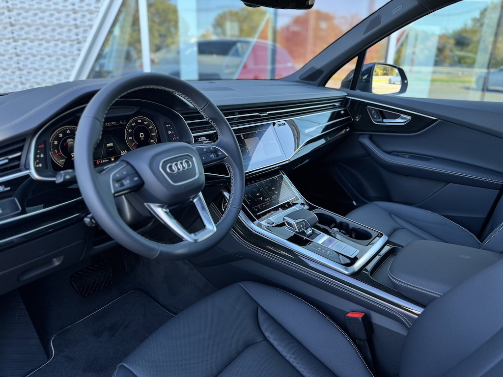 New 2025 Audi Q7 Premium Plus SUV