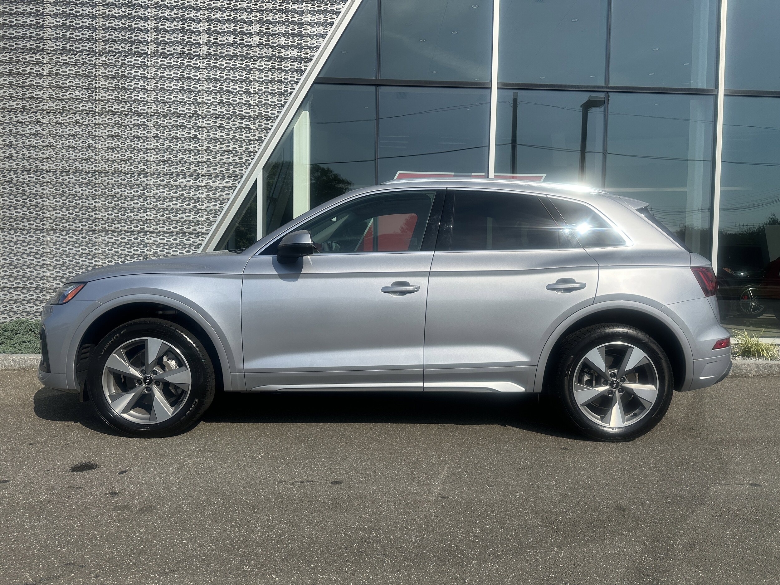 2022 Audi Q5 Premium Plus 40 TFSI photo 2