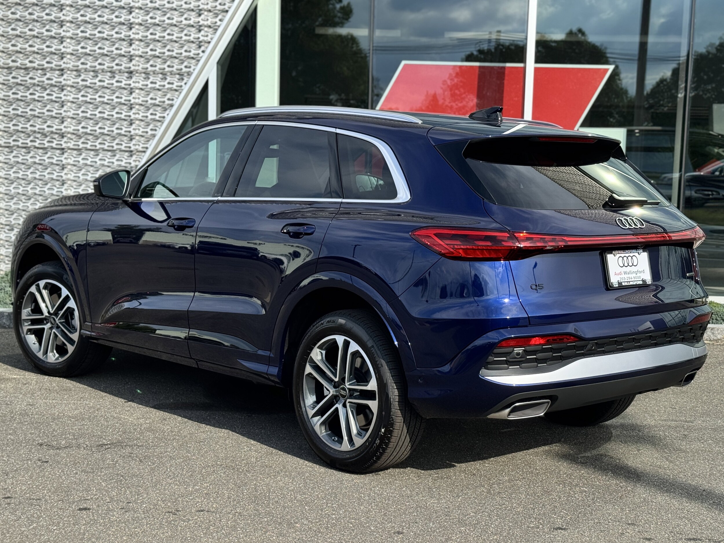 2025 Audi Q5 Premium Plus photo 2