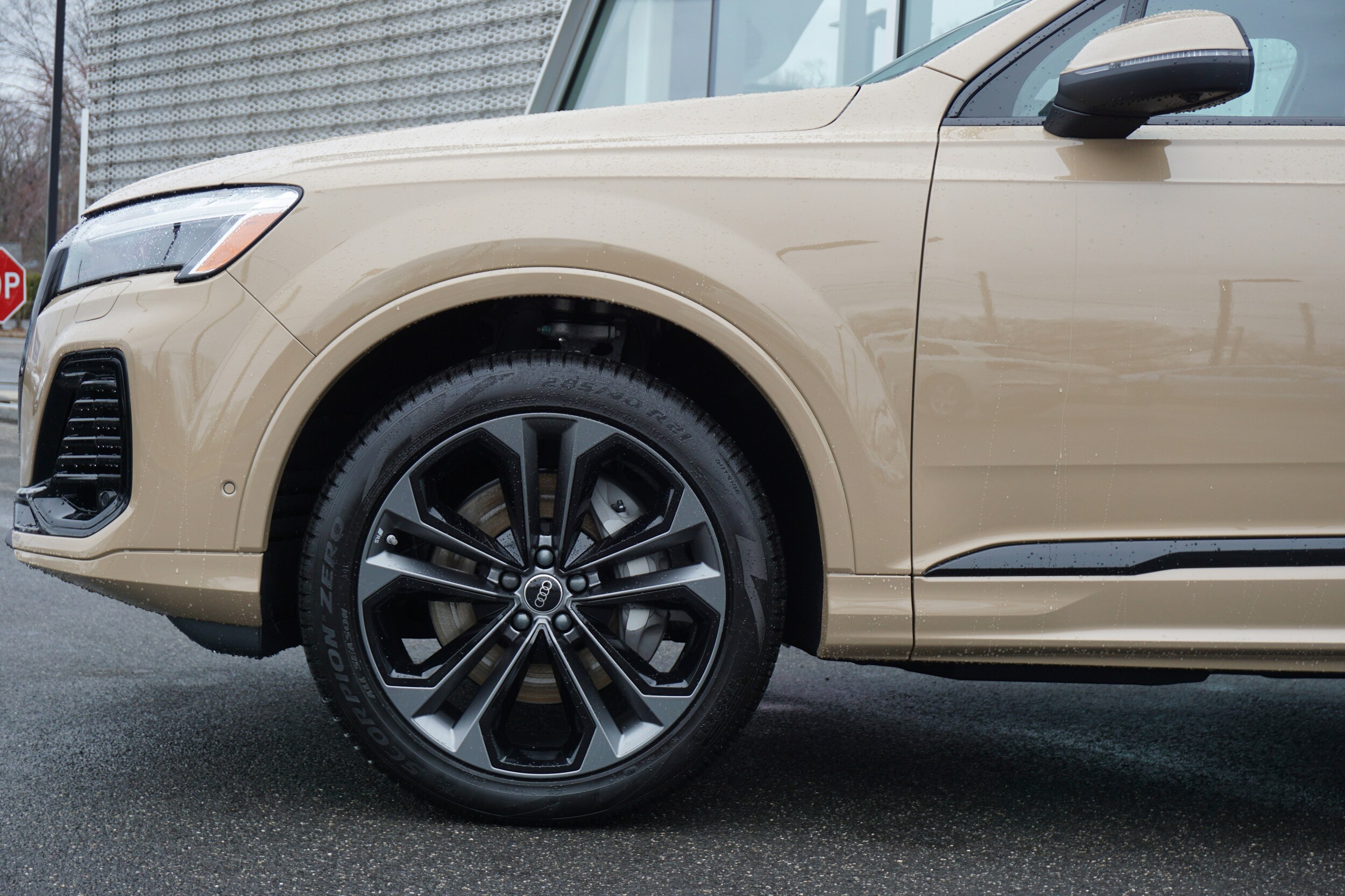 2025 Audi Q7 55 Premium Plus photo 3