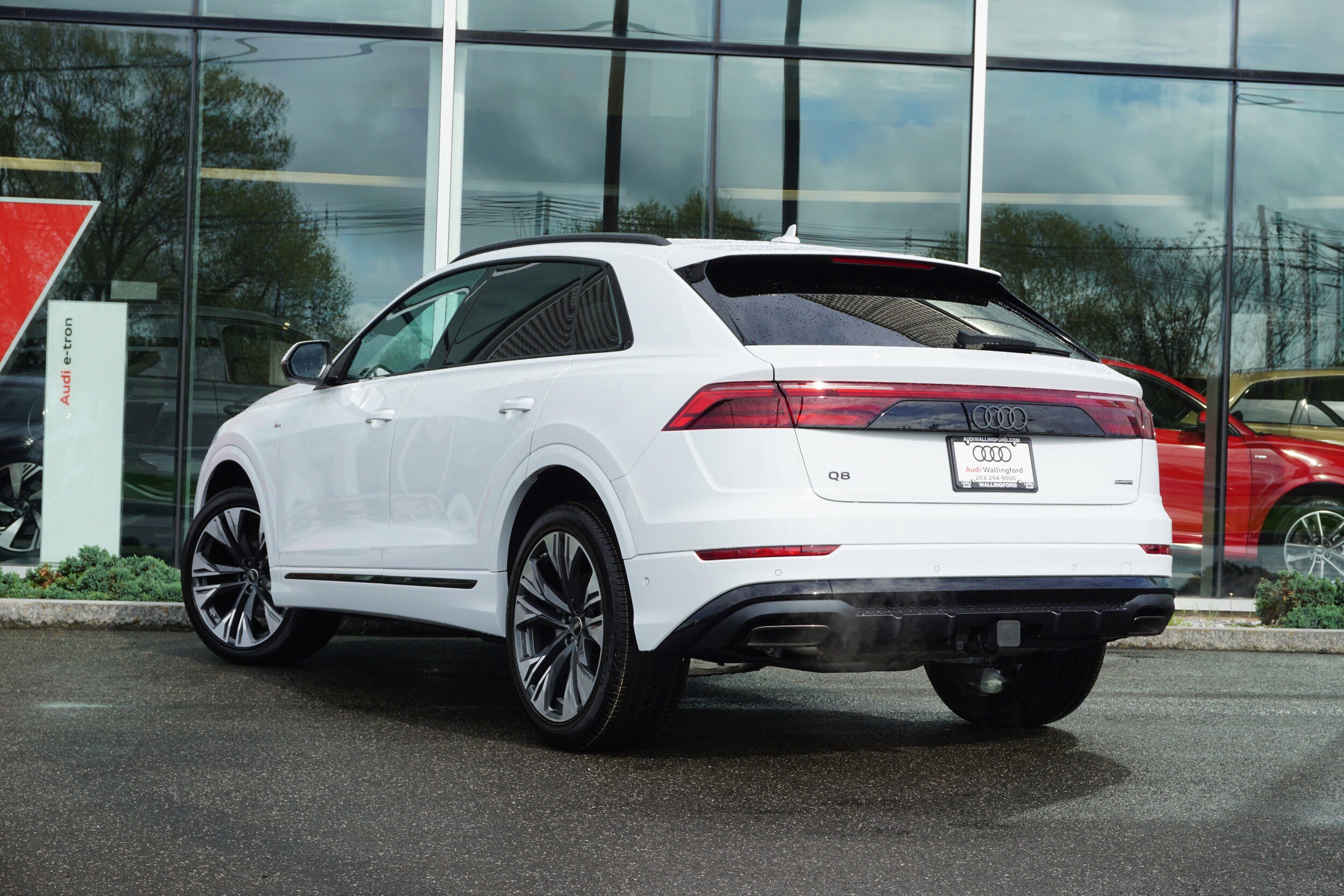 2025 Audi Q8 55 Premium Plus photo 2