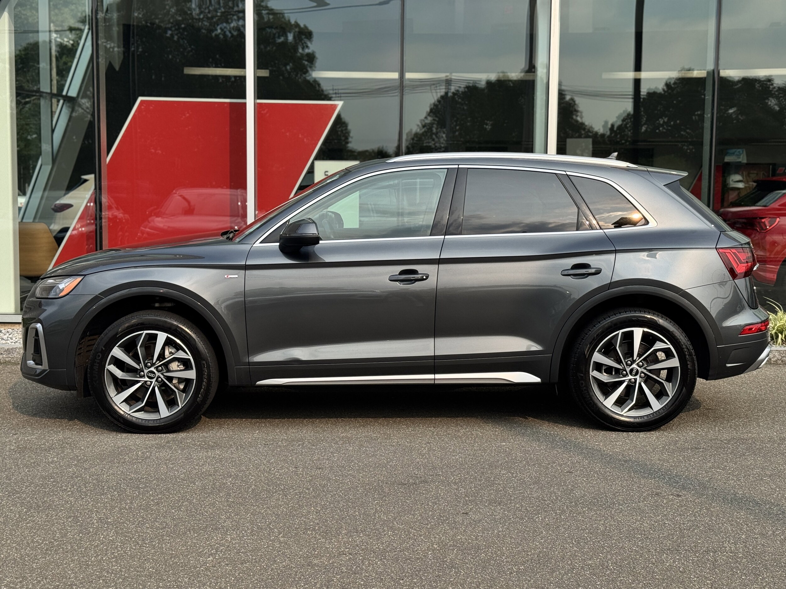 2022 Audi Q5 S line Premium Plus 45 TFSI photo 2