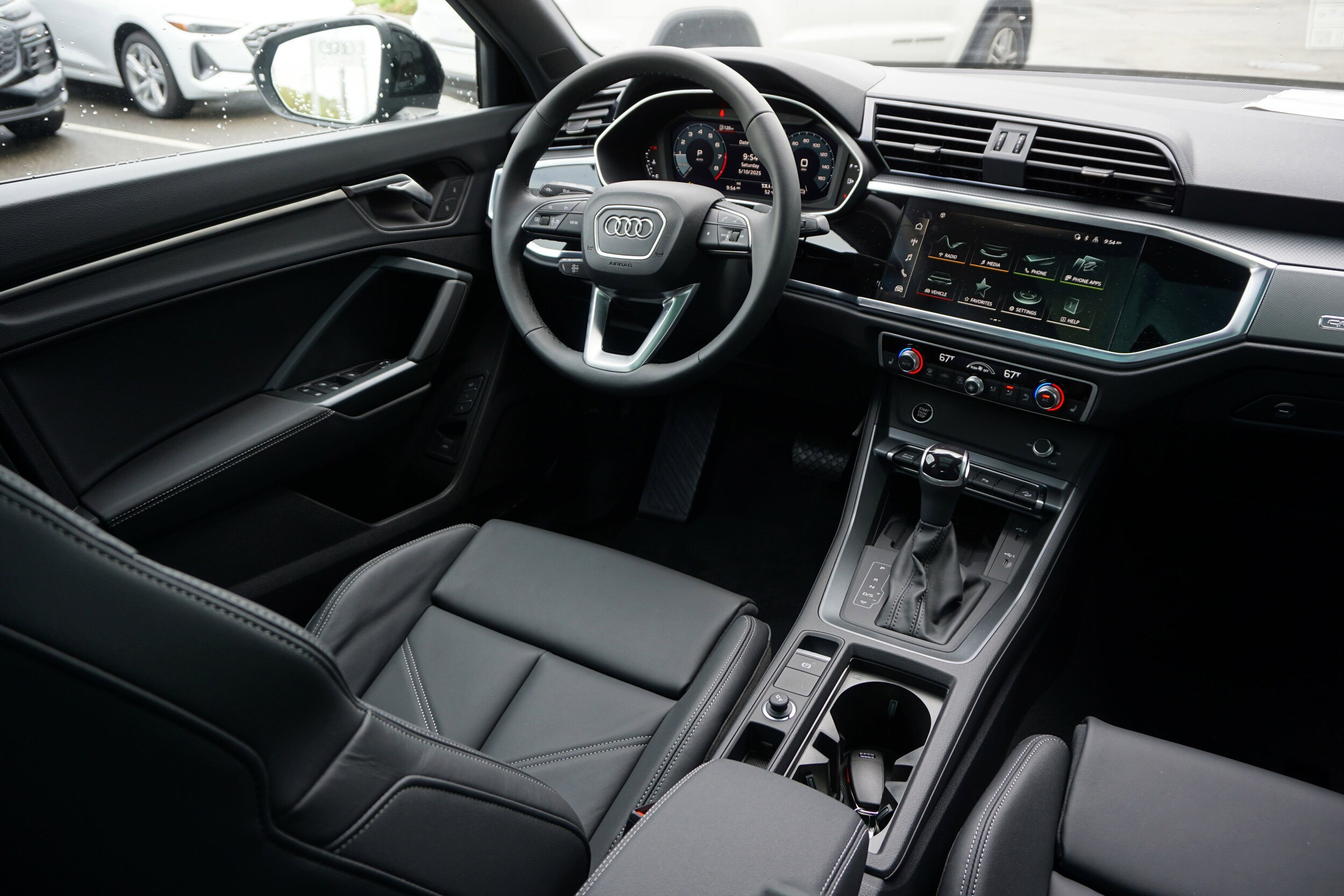 2025 Audi Q3 45 TFSI S line Premium photo 4