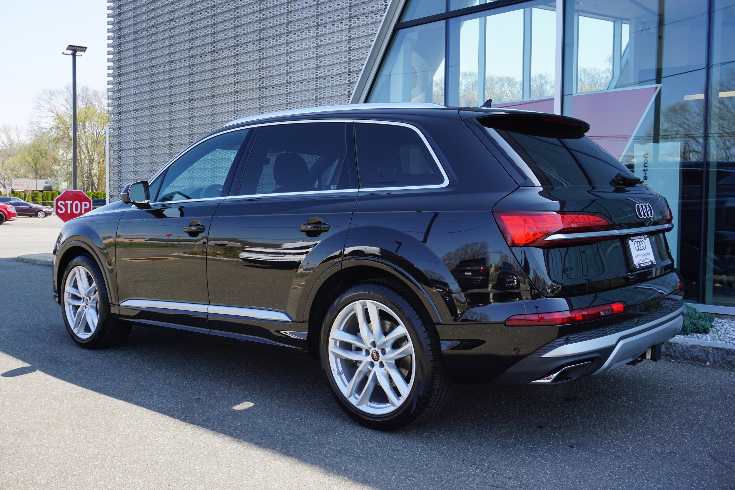 2025 Audi Q7 55 Premium Plus photo 3