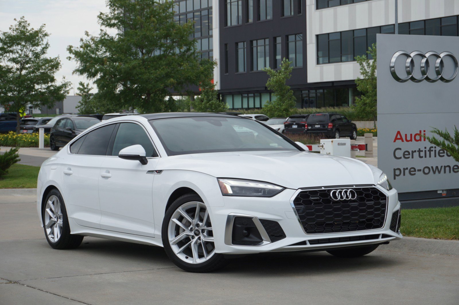 2024 Audi A5 S line Premium 45 TFSI Quattro photo 2
