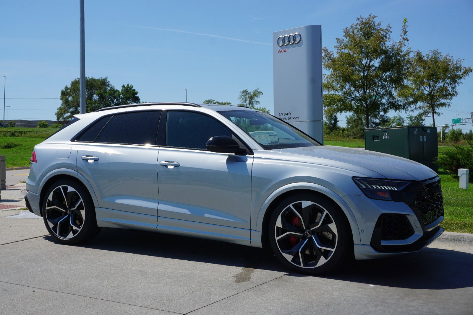 2024 Audi RS Q8 photo 4