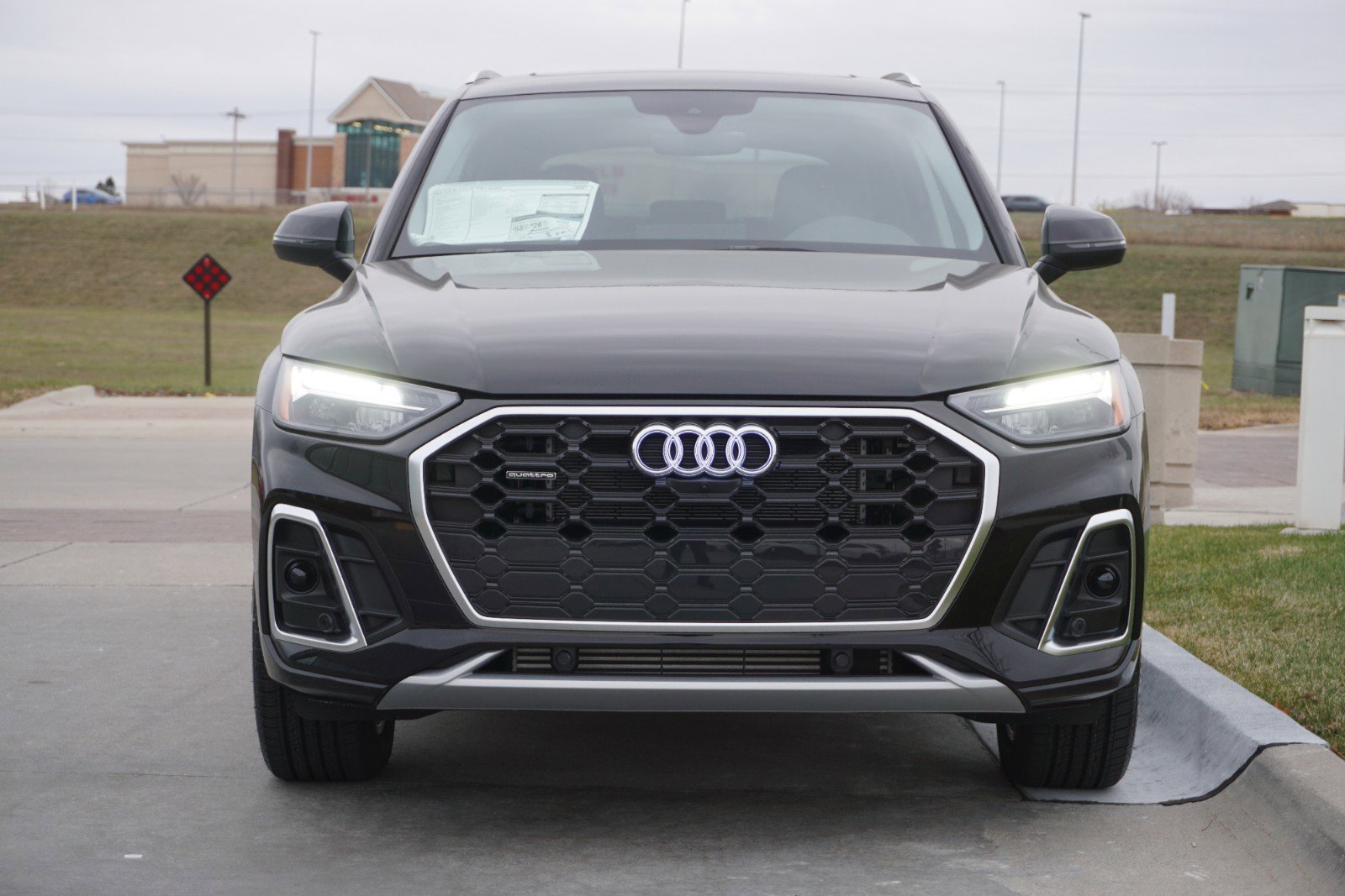 2025 Audi Q5 S line Premium Plus photo 3