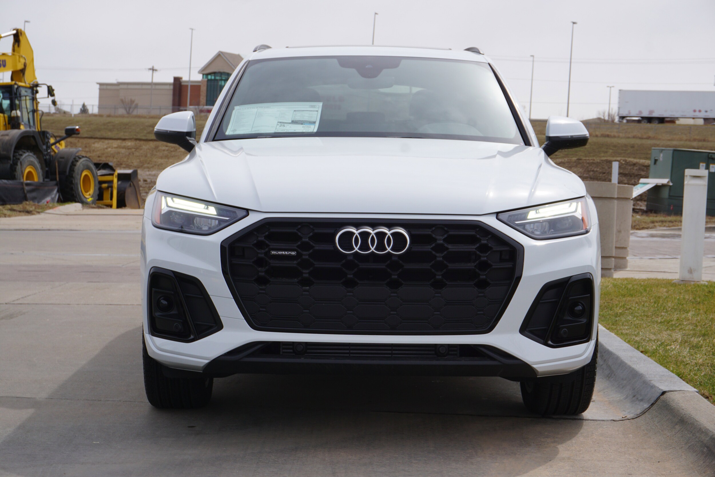 2025 Audi Q5 S line Premium photo 3