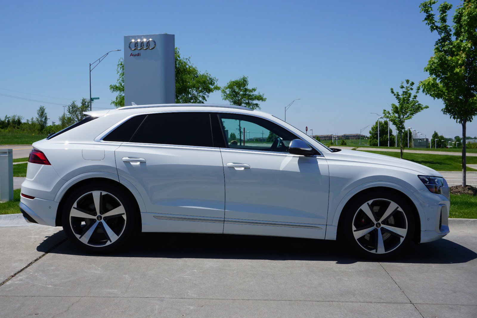 2024 Audi SQ8 Prestige photo 4