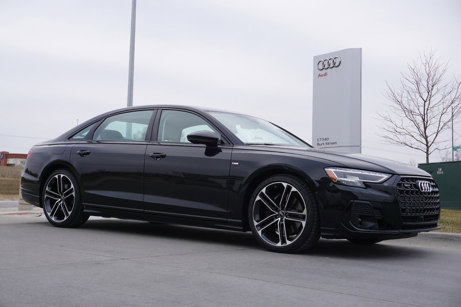 2025 Audi A8 L 55 TFSI Quattro photo 2