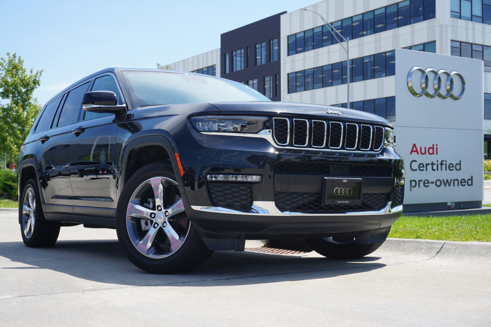 Used 2021 Jeep Grand Cherokee L Limited with VIN 1C4RJKBGXM8197695 for sale in Omaha, NE