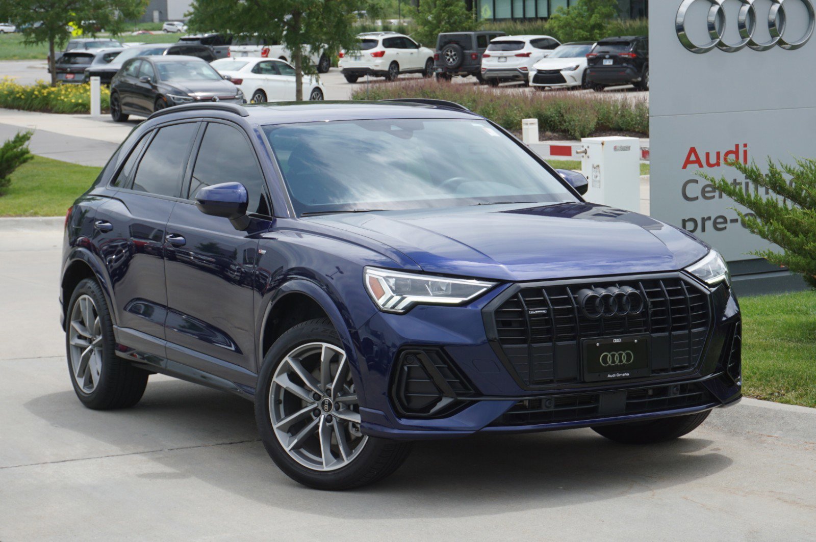 2023 Audi Q3 S line Premium photo 2