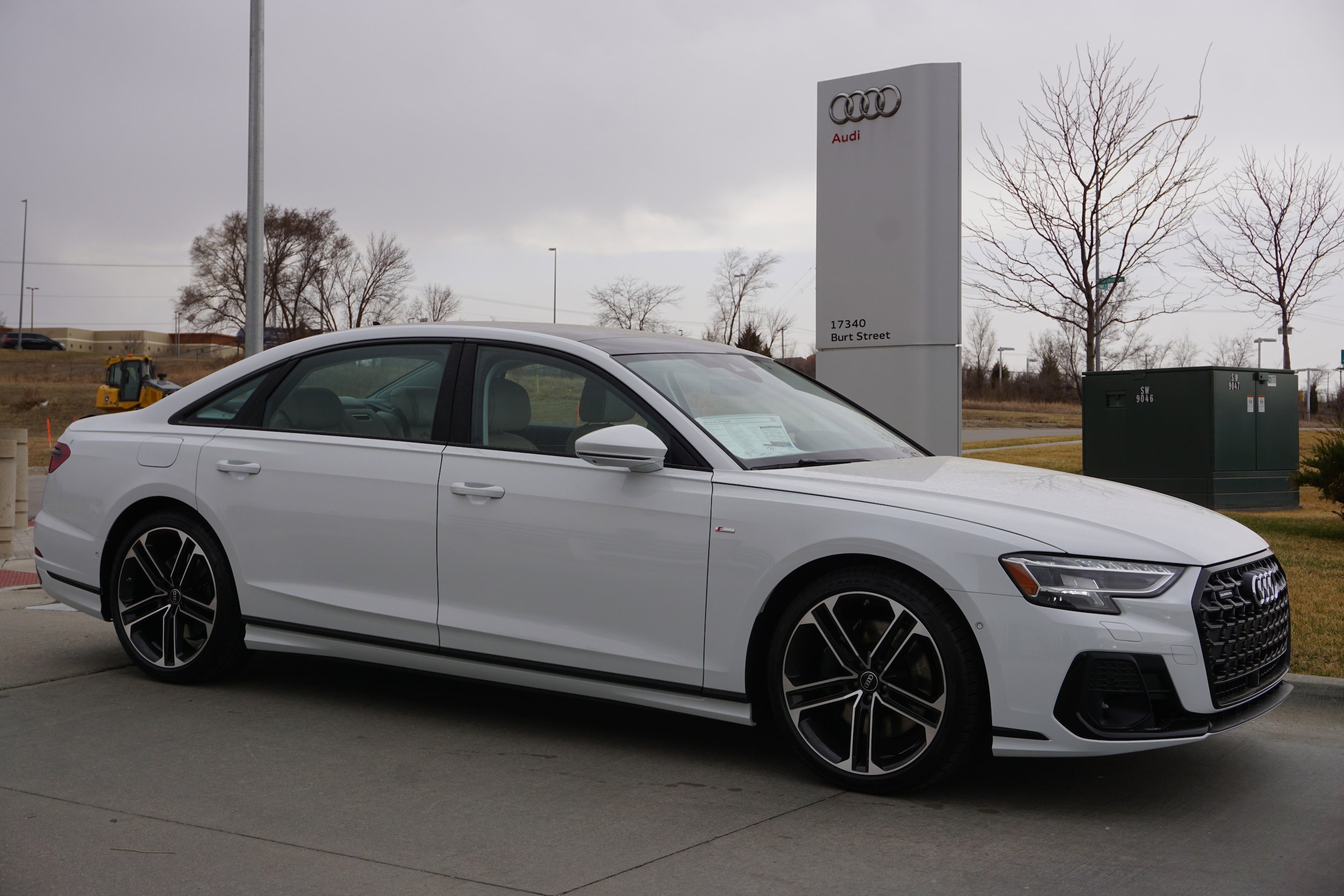 2025 Audi A8 L 55 TFSI Quattro photo 4