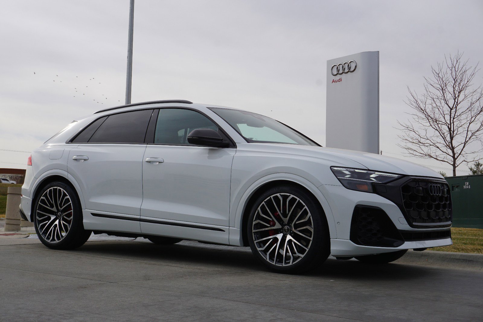 2024 Audi SQ8 Prestige photo 2