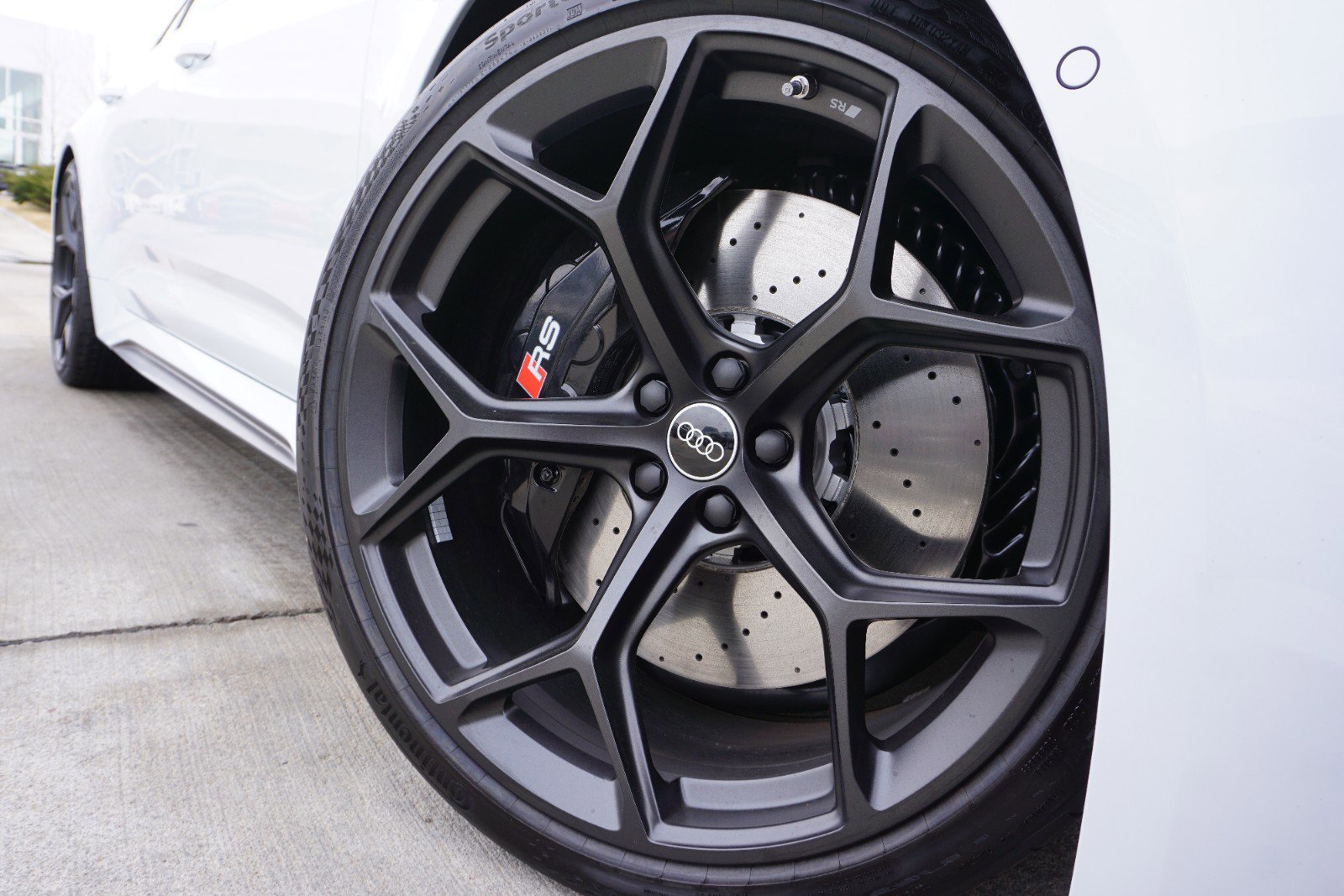 2025 Audi RS 6 Avant Performance photo 3