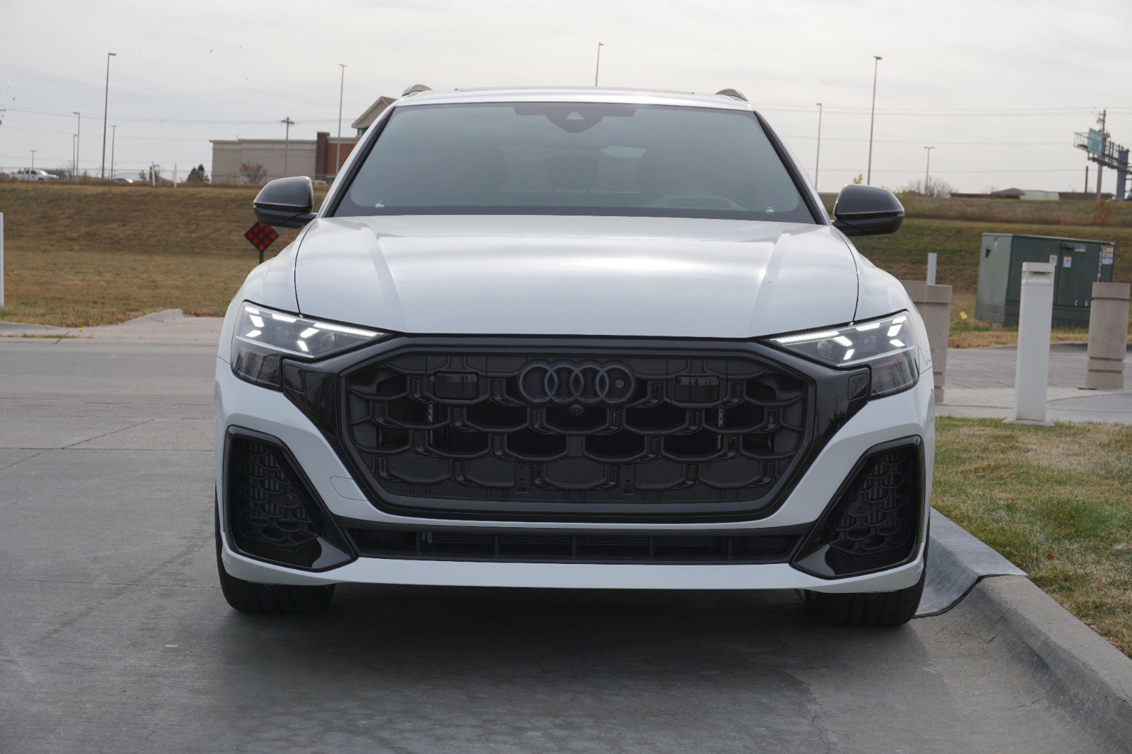 2024 Audi SQ8 Prestige photo 3